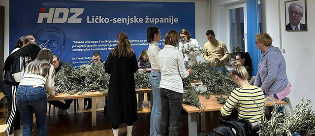 Hadezeovci spremaju maaslinovegrančice                                                                                                                                                                                                                    